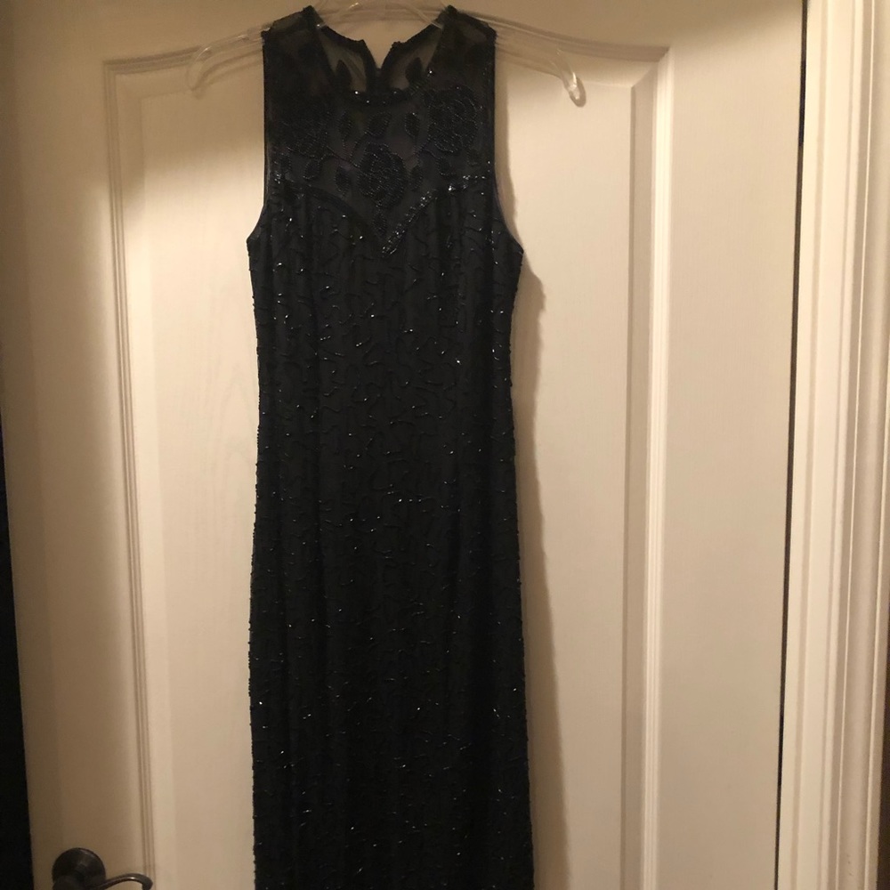 Evening gown. Hand made loose beads, sequins